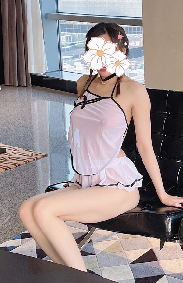 露出系白虎福利姬@闹闹Style 尺度私拍合集